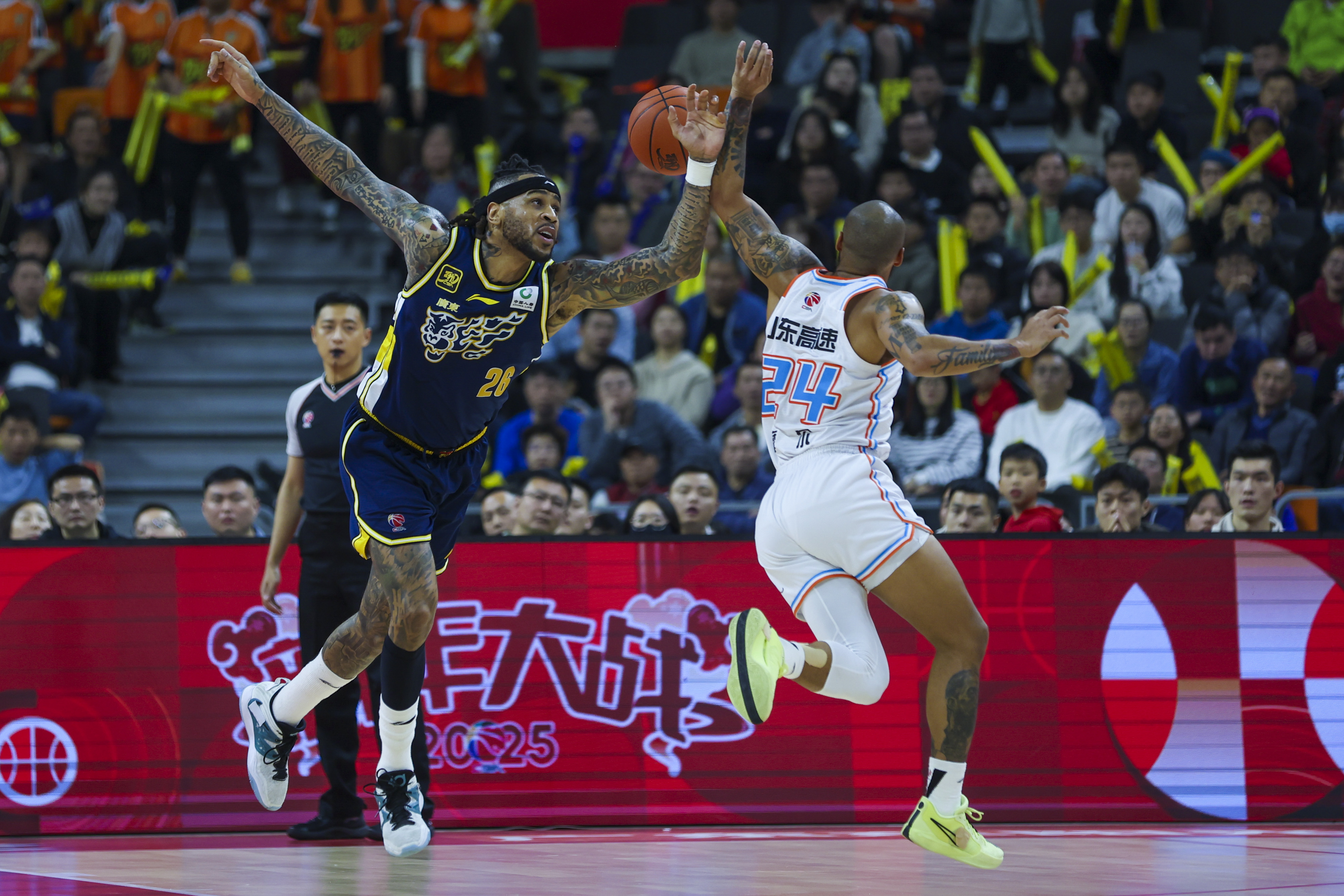 教练组对球员在比赛中的表现给予高度赞扬,振奋人心 教练组对球员在比赛中的表现给予高度赞扬,振奋人心