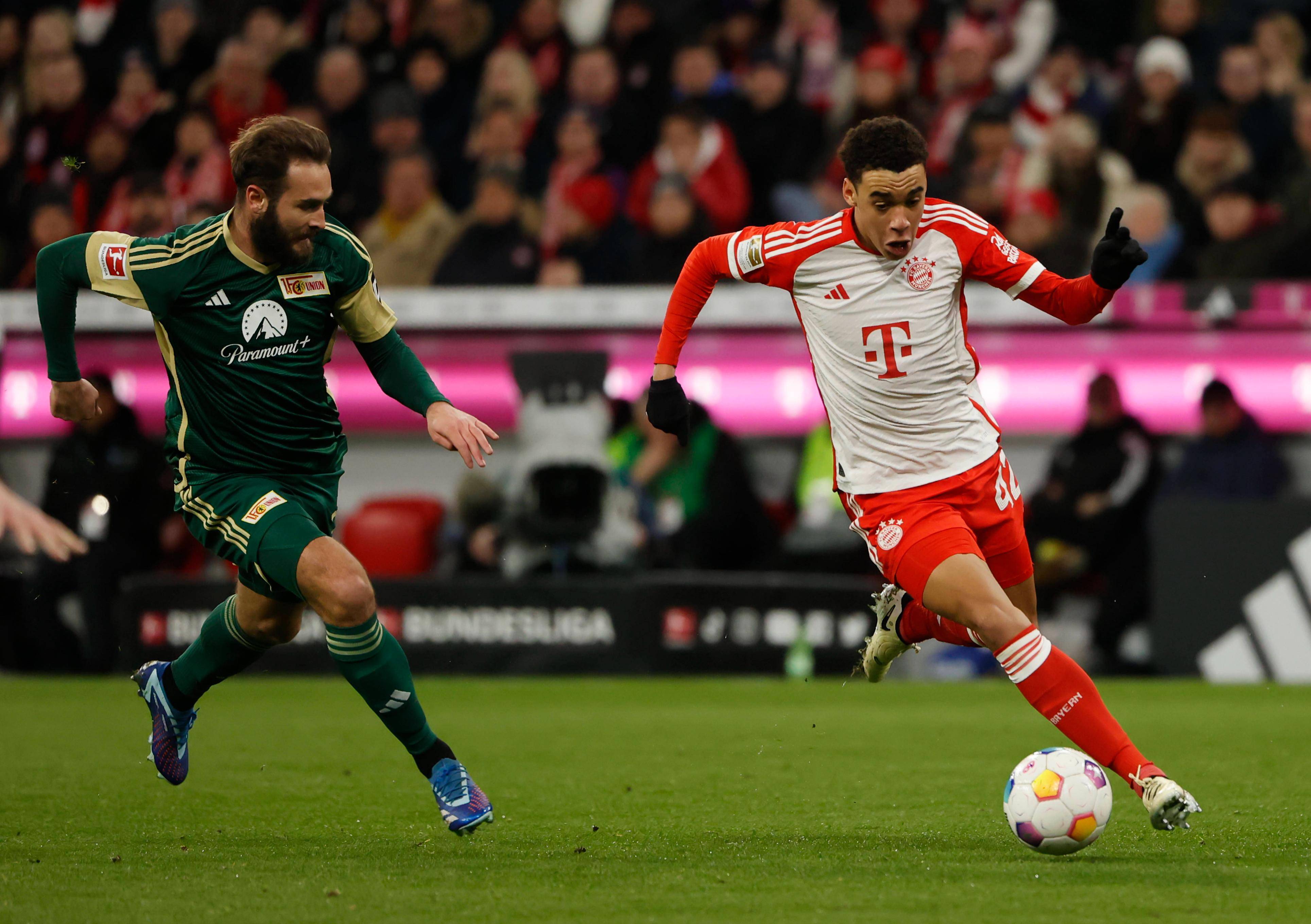 拜仁慕尼黑防守坚决,成功守住胜利,掌声雷动的简单介绍 拜仁慕尼黑防守坚决,成功守住胜利,掌声雷动的简单介绍