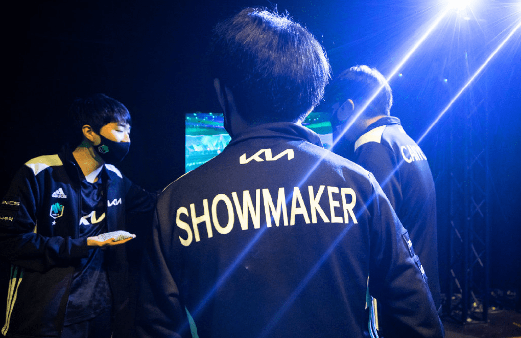 包含100T鏖战FPX，ShowMaker极限生还后反打激烈交锋半决赛，技惊四座的词条