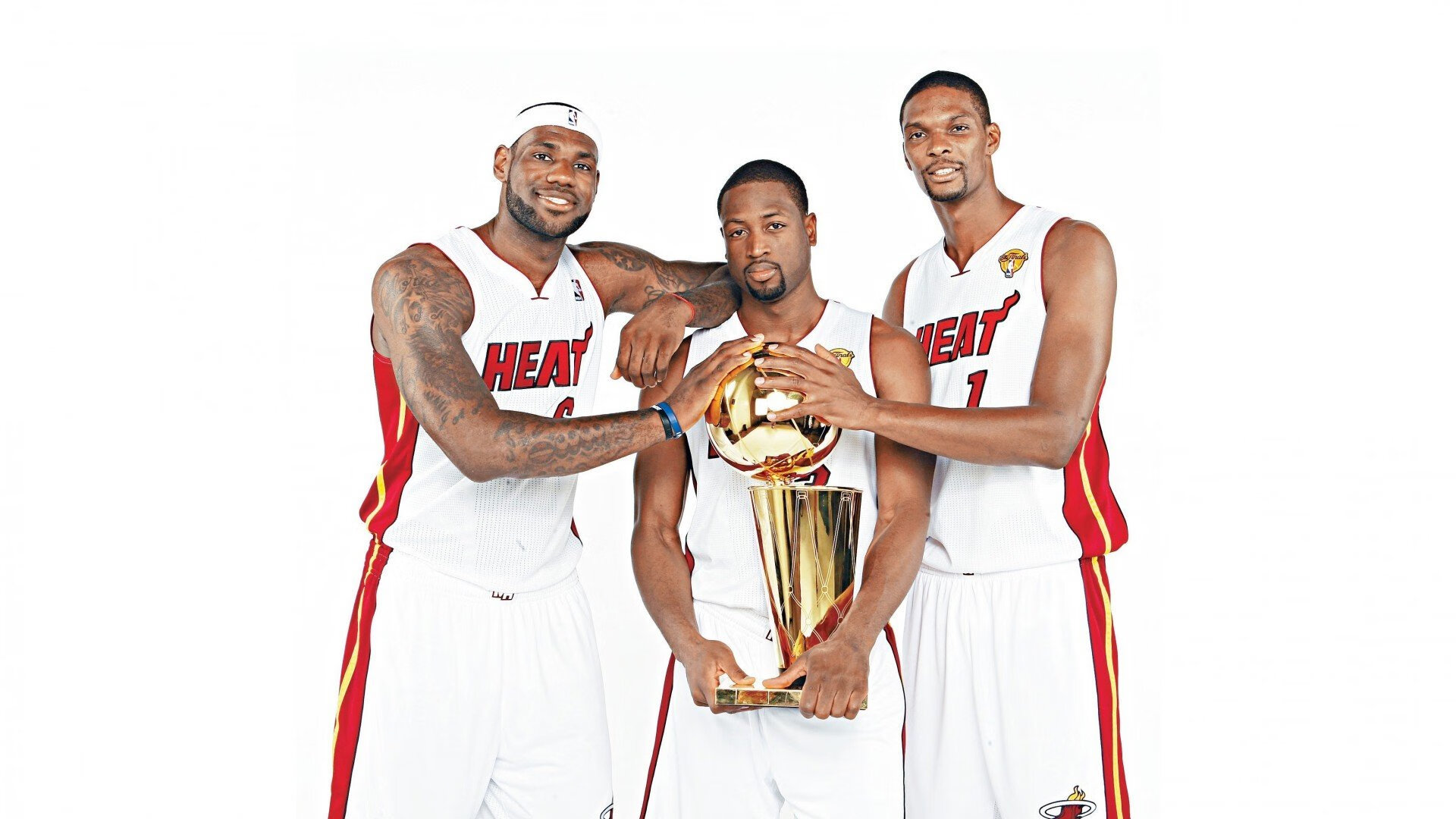 双星闪耀夜，内马尔绝境救主，乌克兰火力全开，足球世界再谱冰与火之歌