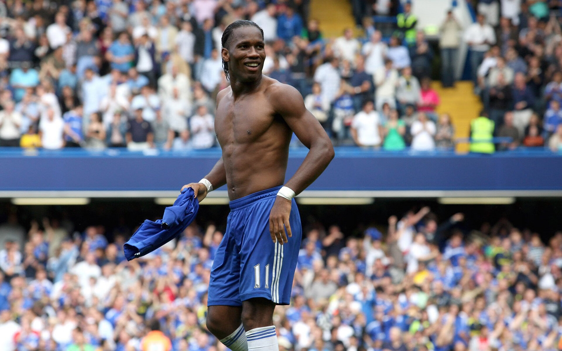 引擎低吼，王者加冕，哈利伯顿用完美驾驶定义街道赛之夜